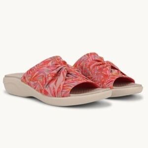 Bzees Cherish Slide Sandal